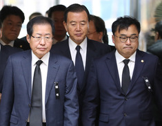 권석창 한국당 의원, ‘통제구역’ 제천 화재현장 출입 논란