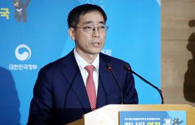 [속보] 정부 “가상화폐 실명제 추진…거래소 폐쇄는 향후 결정”