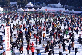 화천산천어축제 12년 연속 100만명 돌파
