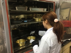 찌개 끓인 알루미늄 냄비에서 알루미늄 녹아나와