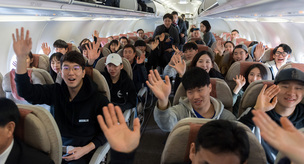 마식령 정상 오른 남북 선수들 “우리는 하나” 외쳤다