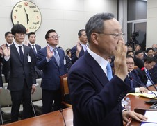 시민단체 등 “황창규 회장 자진 사퇴하라”