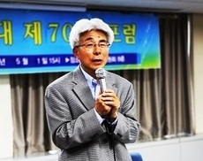 “촛불시민이 보여준 ‘비폭력의 힘’ 노벨평화상감이죠”