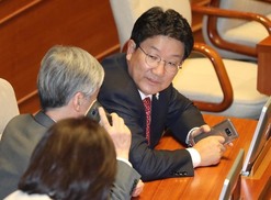 권성동 의원 전 비서관 ‘채용비리’ 수사 의뢰
