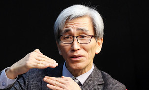 “문 대통령, 개헌안 한꺼번에 다 담으려 하지 말라고 당부”