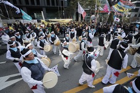 3·1절 99돌…친일 청산 외치고 ‘서있는 소녀상’ 세우고