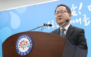 안희정·정무라인 모두 오늘 사퇴…행정부지사 권한대행