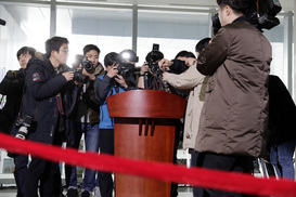 민주당 충남 의원들 “안희정 동료로서 머리 숙여 사과”