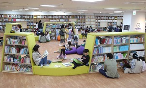 ‘놀이공원같은 도서관’…용인국제어린이도서관 인기