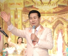 교인 상습준강간 혐의 이재록 목사 경찰 출석