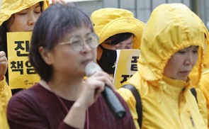 “세월호 괴롭힘 소송 좀 그만” 끝내 눈시울 붉힌 유가족들