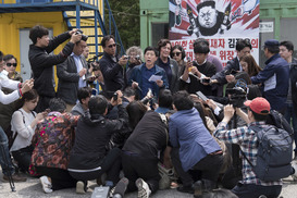 [포토] 가로막힌 탈북단체 대북전단 살포