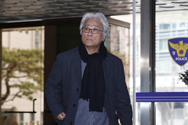 ‘극단원 상습 성추행’ 이윤택, 법원에 보석 청구