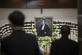 ‘신해철 사망’ 집도의, 징역 1년 확정