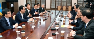 [단독]국가 차원 ‘남북경협 종합연구전담팀’ 구성 검토한다