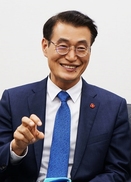 “나는 비주류지만 정의롭다”