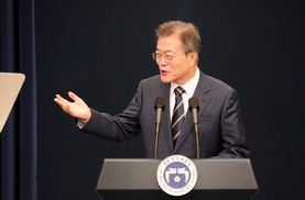 문 대통령 “이렇게 연락해 쉽게 만나는 게 남북관계 새 징표”