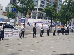 국내 최대 포르쉐 수입사 판매사원들 “130만원 기본급 올려달라”