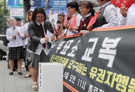 “교복 입고 투표해도 아무 문제 없습니다”