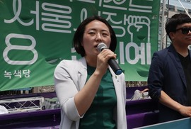 ‘페미니즘 정치’ 첫발 뗀 신지예 “이번 선거는 끝이 아닌 시작”