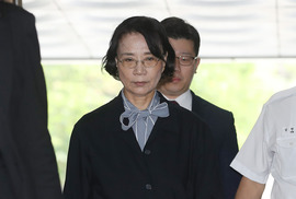 얼굴에 침 뱉고 물컵 던지고…한진그룹 이명희 ‘갑질폭행’ 실상