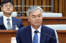 한국당 퇴장속 김선수 대법관 후보자 청문보고서 채택