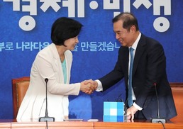 추미애 “김병준, 앞에서 노무현 정신 팔고 뒤로는 군정 향수”