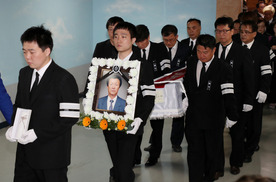 30년간 박종철 대신 민주열사로 산 아버지, 아들 곁으로 떠났다