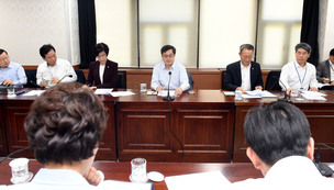 [사설] ‘고용 충격’, 가능한 정책수단 모두 동원할 때다