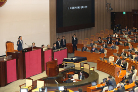 [단독] 기무사령관, 청 방문 뒤 계엄 본격 검토…박근혜 지시?