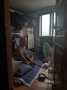 홀몸노인들 “창문에 테이프 붙일 힘도 없는데…”