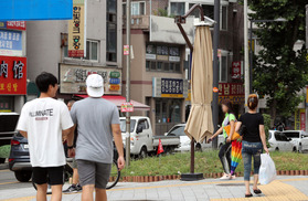 [날씨] 비 내려도 더워요…제주·남부부터 태풍 ‘솔릭’ 영향권