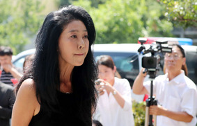 김부선, 변호사 선임…내일 경찰에 동반 출석할 듯