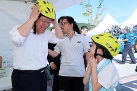‘탁상입법’ 자전거 안전모, 결국 재개정으로 가닥
