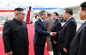 평양 순안공항에 북한 경제수장이 안 보인 이유는?