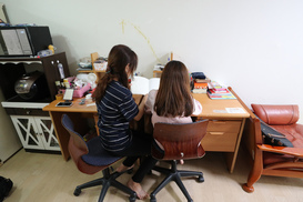 남편 사별 뒤 온 위기…낯선 땅에서 세 아이 지켜낼 수 있을까요?