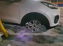 타이어 터져 빠진 것도 모른 채…20대 여성 만취해 역주행