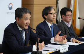 복지 장관 “국민연금 보험료율 ‘5년마다 1% 인상’ 해볼 만”