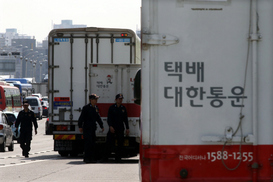 [사설] 어느 택배노동자 죽음에 드리운 장시간 노동의 현실