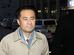 ‘손석희 폭행 고소’ 김웅 프리랜서 기자 경찰 출석