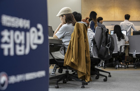 “정부, 소극적 재정 정책으로 불황 대응 망치고 있다”