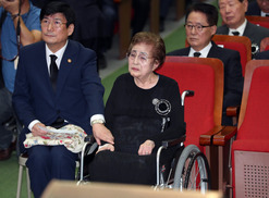 이희호 여사 위중…“가족들 세브란스병원 대기”
