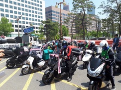 대법 “배달알바 중 다친 미성년, 육체정년 60세보다 높여야”
