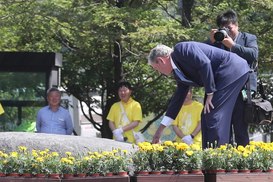 부시 “노무현, 자기 목소리 용기있게 낸 지도자” 추도사  