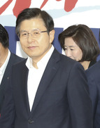 [단독] 박근혜 정보경찰, 황교안 총리실에도 보고서 돌렸다