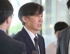 조국, 딸 공주대 인턴 전 저자 등록 의혹에 “사실 아니다”