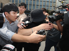 ‘일본 여성 폭행’ 한국남성 조사받고 귀가…“폭행·모욕죄 검토”