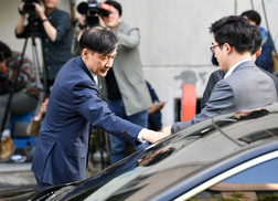 검찰, ‘웅동학원 채용비리’ 조국 동생 공범 2명 구속기소