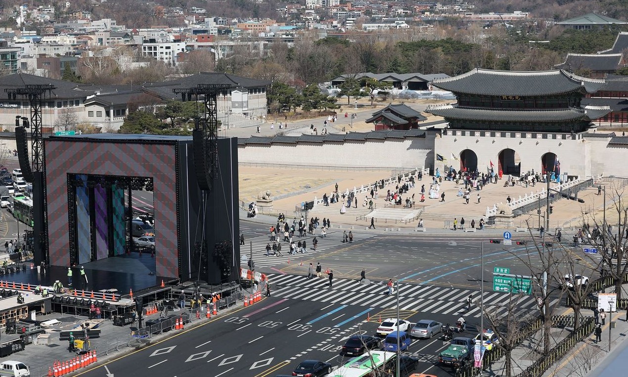 <font color="#FF4000">[단독]</font> BTS 공연에 광화문광장 일주일 쓰고 3000만원 낸다