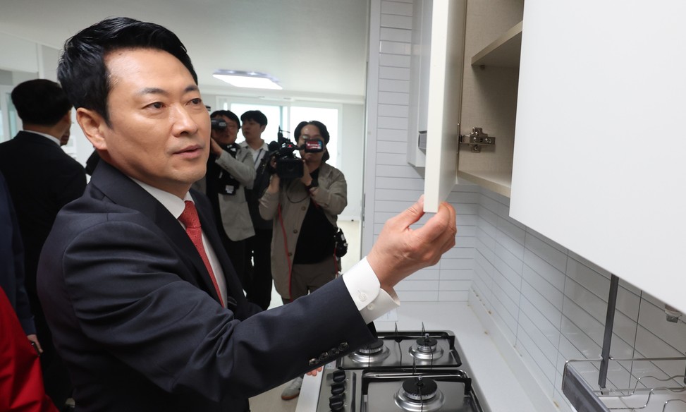 장동혁 면전에 “비상체제 전환을”…2선 후퇴 요구